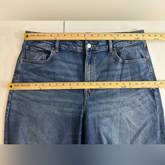 American Eagle Jeans Women's Size 18 Reg Blue Denim Curvy Mom Stretch Distressed - Picture 9 of 14